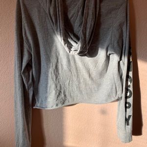 Grey cropped penuts sweater